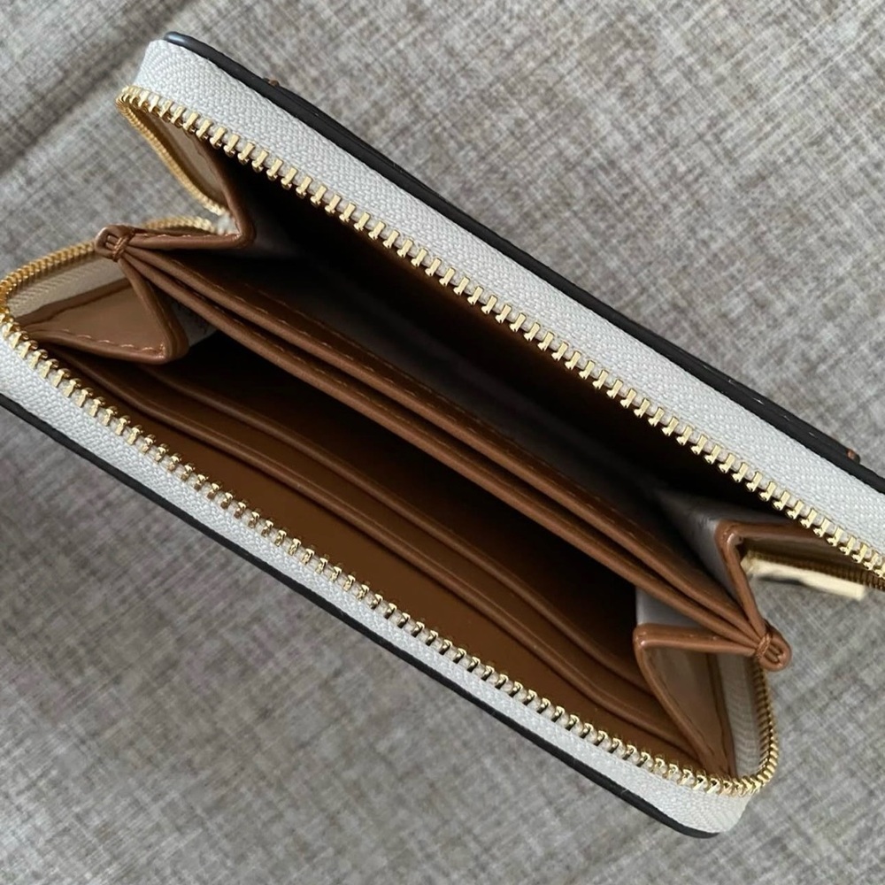 Michael Kors Retail Monogram Zip Wallet Vanillah Gold Card Case - Picture 4 of 4
